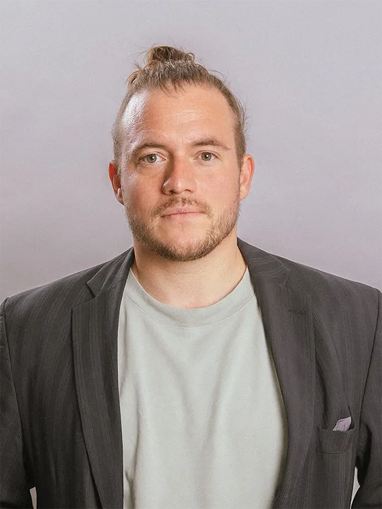 Portrait von Timm Helbach